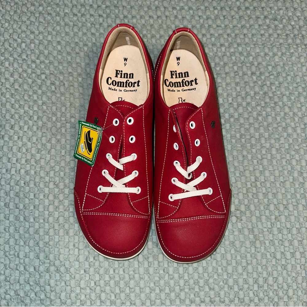 Finn Comfort Red and White Sneakers Classic Low-Top Design